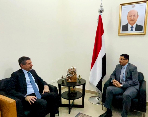 السفير الأمريكي: بحثت مع بن مبارك جهود دفع عملية السلام في اليمن
