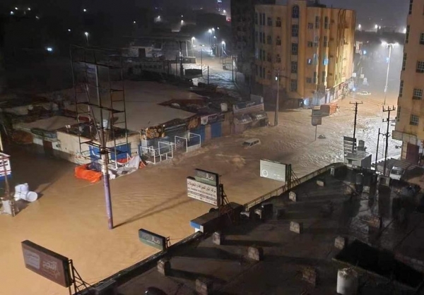 سيول الأمطار تغمر شوارع مدينة الغيضة