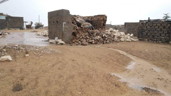 جانب من الأضرار الجسيمة التي خلفها إعصار تيج في حصوين بالمهرة
