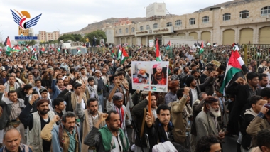 مسيرات في عدد من المحافظات تندد باستمرار العدوان على غزة