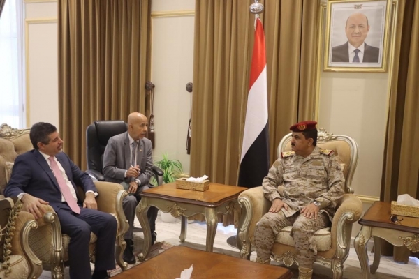 السفير الأمريكي: بحثت مع وزير الدفاع اليمني التعاون الأمني