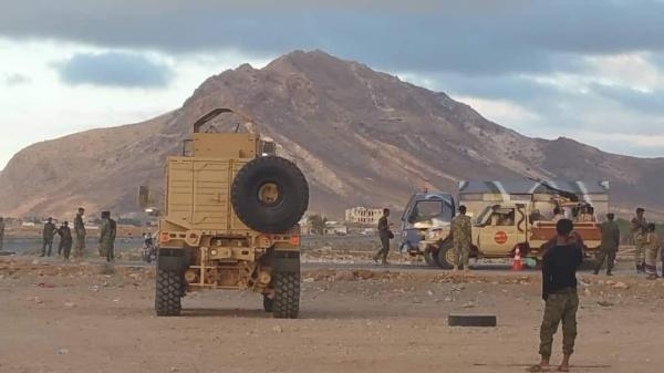 ميليشيات تابعة للإمارات تقتحم معسكرا في سقطرى وتعتقل قياداته العسكرية