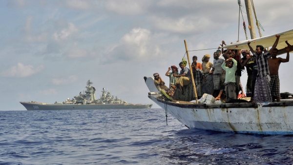 البحرية البريطانية: مغادرة زورق صيد مخطوف الصومال وعلى متنه 11 مسلحا