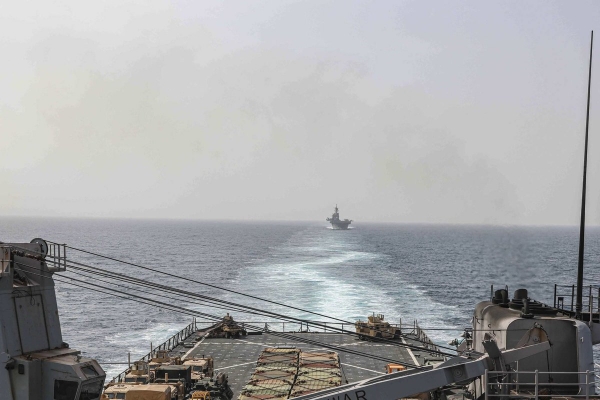 الجيش الأميركي: الحوثيون أطلقوا ثلاثة صواريخ مضادة للسفن باتجاه البحر الأحمر