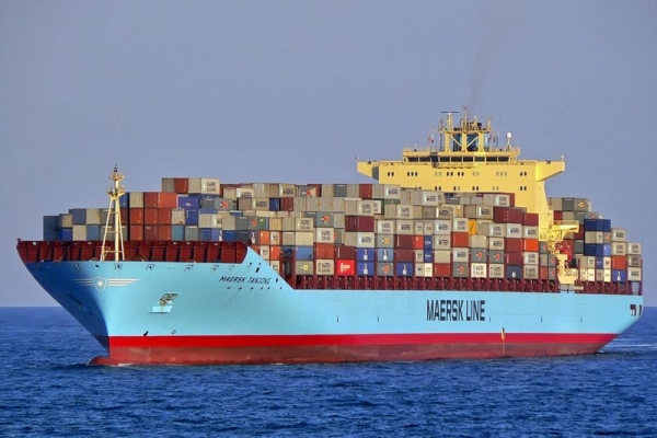 أوقفت عدد من شركات الشحن مرور سفنها عبر البحر الأحمر