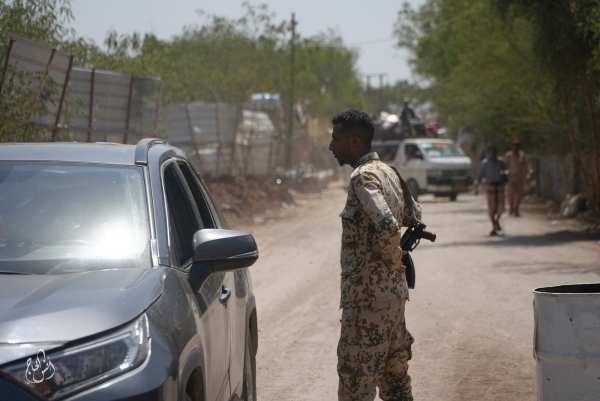 محور تعز يتهم الحوثيين بخرق اتفاق فتح طريق جولة "القصر – الحوبان"