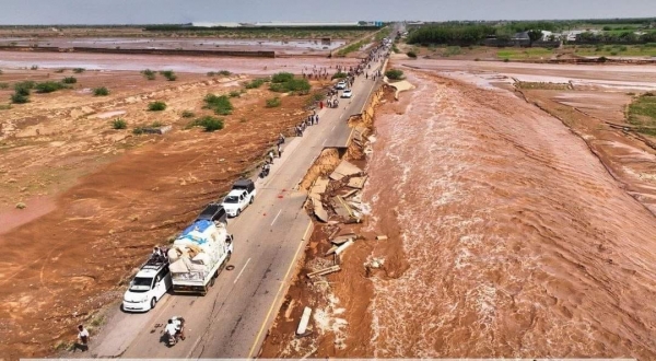 شهدت عدد من المحافظات اليمنية أمطاراً غزيرة وجريان سيول جارفة أودت بحياة العشرات وتسببت بخسائر فادحة