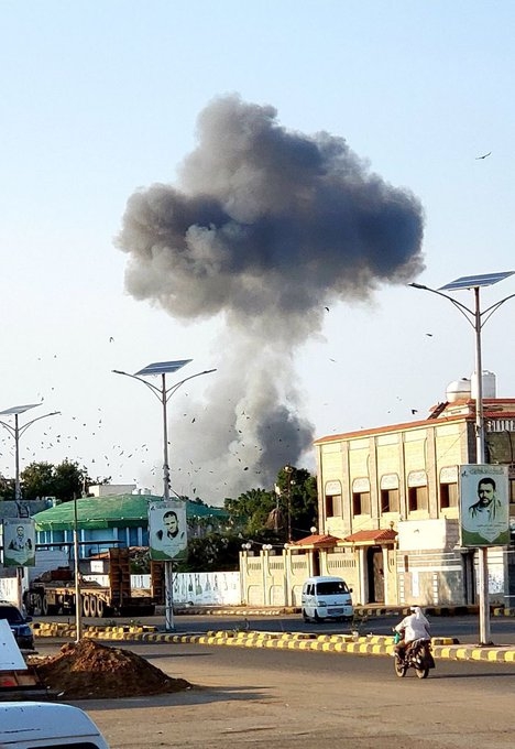 مصادر: العدوان الثلاثي المشترك دمر ما تبقى من منشآت رأس عيسى وميناء الحديدة