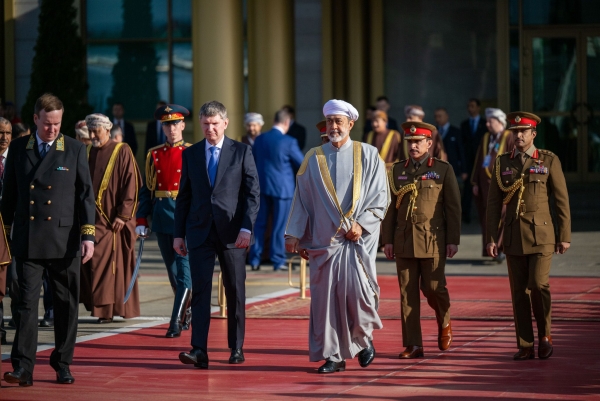سلطان عُمان يعود إلى البلاد بعد زيارة دولة لروسيا
