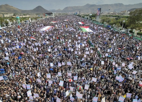 مظاهرات حاشدة في صنعاء تحت شعار "ثابتون مع غزة"