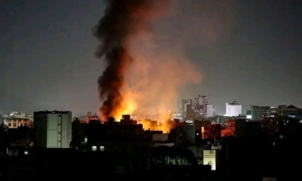 الدفاع المدني بصنعاء: 14 مصابًا وتضرر محلات تجارية في غارات على شارع الأربعين بسعوان