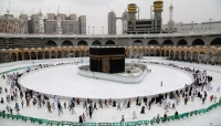 السعودية تعلق التواجد والصلاة في ساحات الحرمين بسبب كورونا