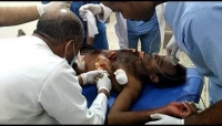 أحد المصابين بشظايا صاروخ حوثي في الحديدة