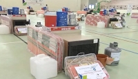 توزيع مواد إيوائية للنازحين المتضررين من السيول بوادي حضرموت
