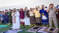 في عيد الفطر.. يمنيون بلا ملابس جديدة بسبب الفقر (تقرير خاص)