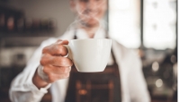 دراسة تتوصل إلى أن هناك صلة بين تناول "القهوة" قبل التسوق وزيادة الإنفاق