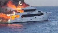 مصر تعلن إنقاذ 12 سائحا إثر حريق شب في قارب بالبحر الأحمر