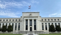 الفيدرالي الأمريكي يبقي على سعر الفائدة بعد 10 زيادات متتالية