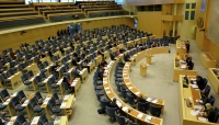 المعارضة السويدية تطالب برلمانيا بالاستقالة لإساءته للرسول