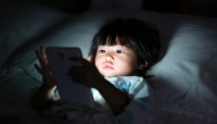 قانون جديد في الصين يمنع القُصّر من استخدام الإنترنت ليلاً