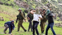 مستوطنون يهاجمون فلسطينيين وممتلكاتهم بعدة مناطق بالضفة