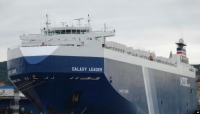 وكالة: سفينتان تحولان مسارهما بعيدا عن البحر الأحمر بعد استيلاء الحوثيين على سفينة إسرائيلية