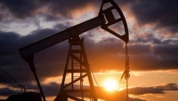 أسعار النفط تتجه لتحقيق مكاسب أسبوعية مع استمرار التوتر في البحر الأحمر