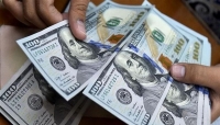 العراق يمنع ثمانية بنوك محلية من التعامل بالدولار الأمريكي