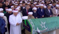 الآلاف يشاركون في تشييع جثمان الشيخ الزنداني في تركيا (فيديو)
