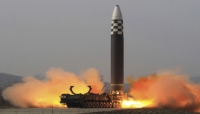 كوريا الشمالية تختبر بنجاح صاروخا متعدد الرؤوس الحربية