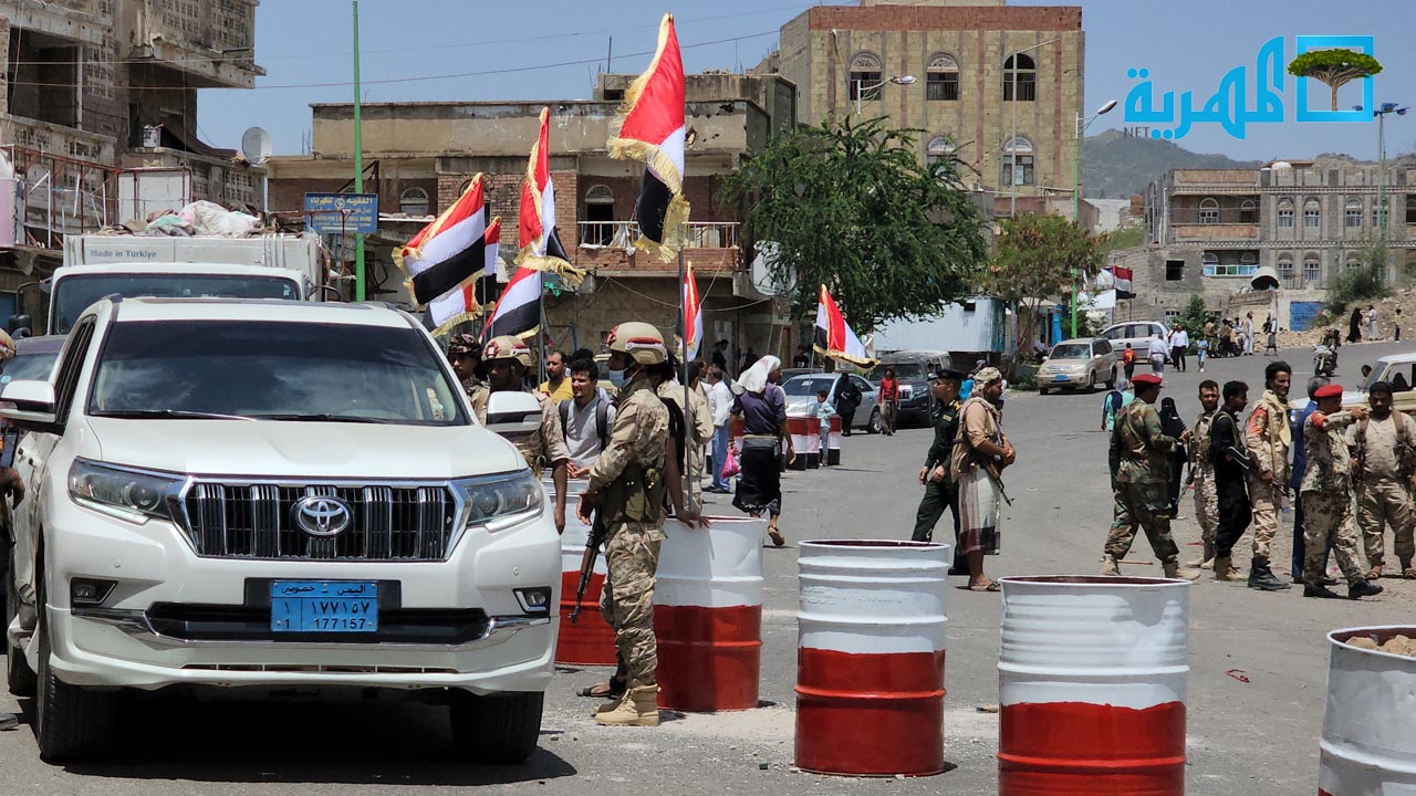 صور خاصة: الساعات الأولى لفتح طريق جولة القصر بتعز